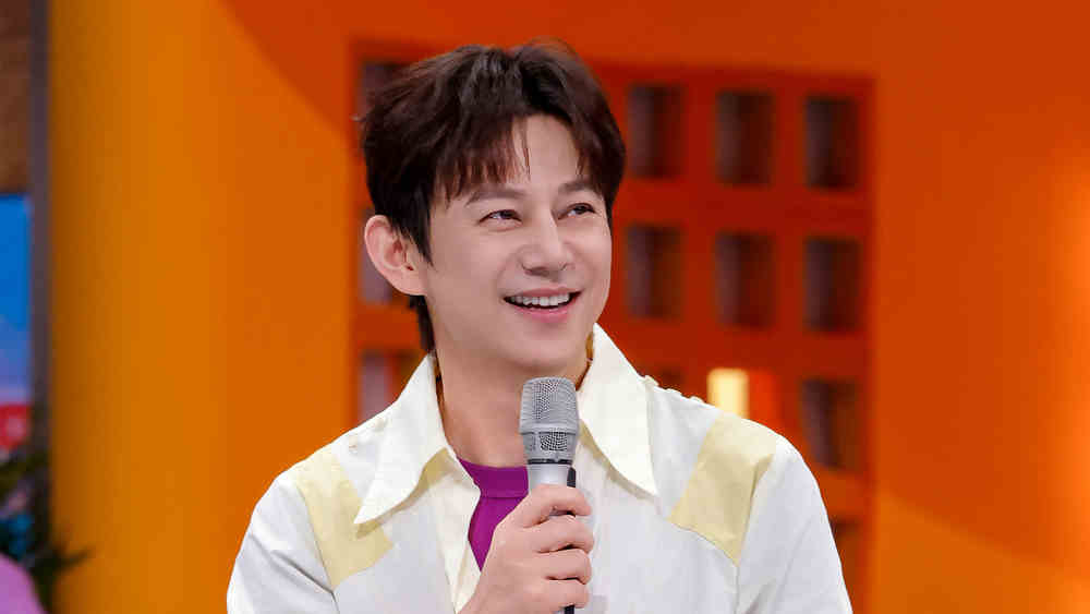 你好星期六,何炅 高清壁纸 免费下载